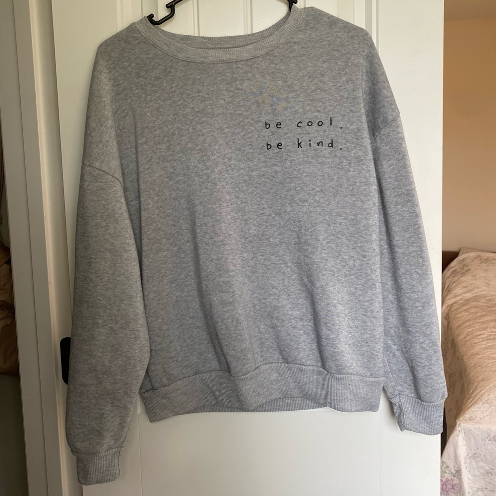 Gray slouchy sweatshirt